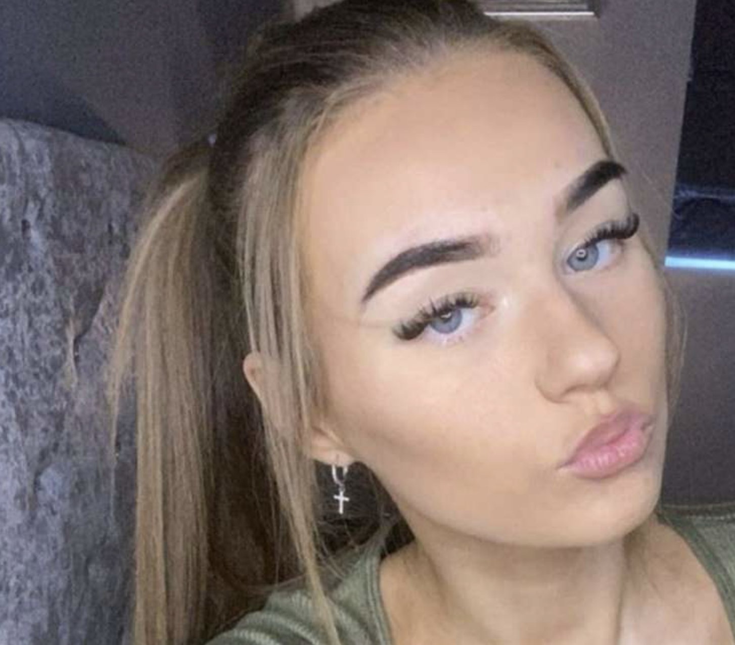 Lola Bignell, 16-year-old girl